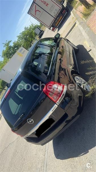 Usado Opel Zafira Essentia 110 CV (80 kW) 2010 Negro Monovolumen
