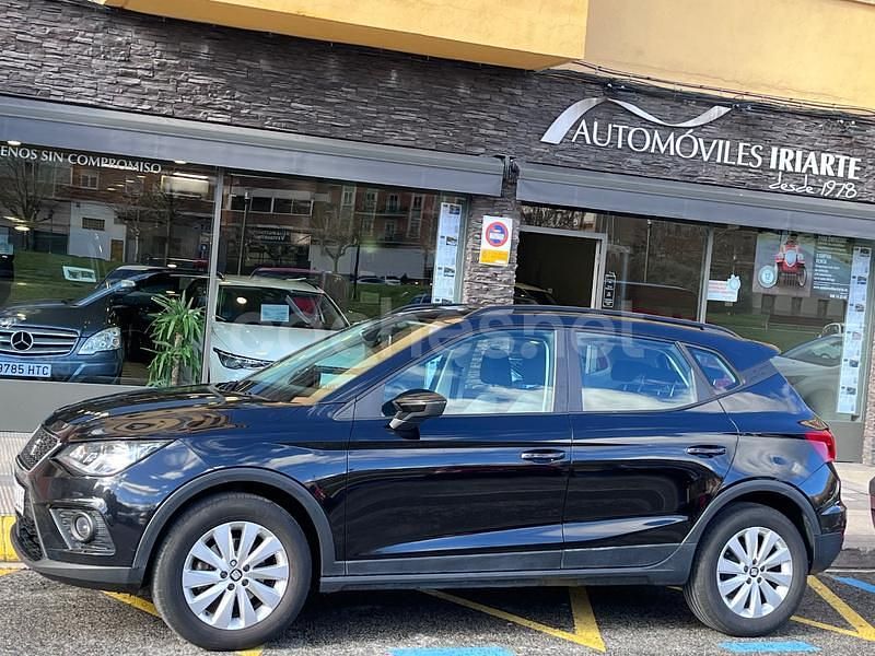 Usado Seat Arona Ecomotive 95 CV (69 kW) 2020 Negro SUV