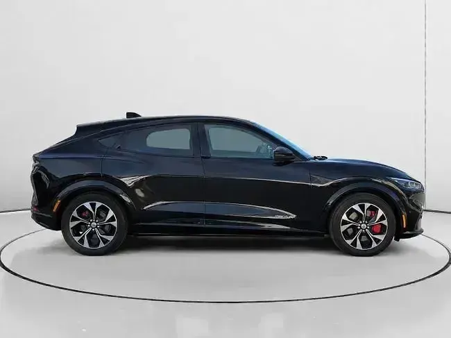 Usado Ford Mustang Mach-E 197 kW (269 CV) 2023 Negro SUV