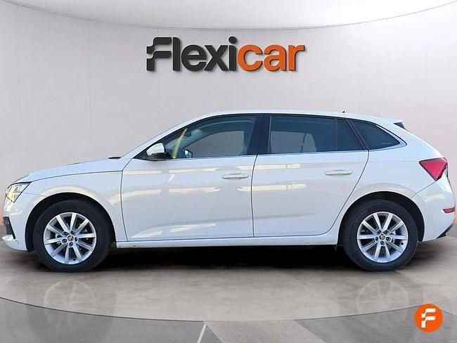 Usado Skoda Scala 95 CV (69 kW) 2022 Blanco Utilitario