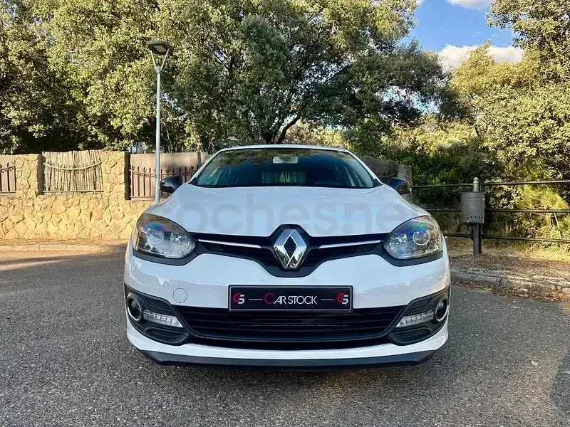 Usado Renault Mégane LIMITED 115 CV (84 kW) 2015 Blanco Berlina
