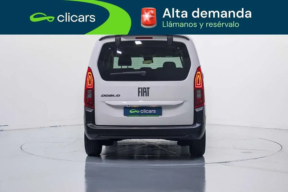 Usado Fiat Doblò 102 CV (75 kW) 2025 Blanco Monovolumen