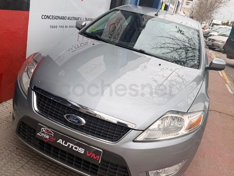 Usado Ford Mondeo Trend 125 CV (91 kW) 2010 Azul Berlina