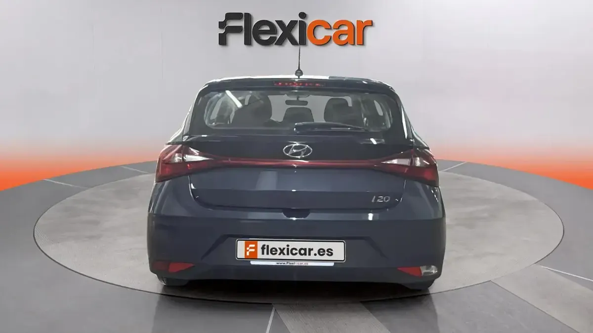 Usado Hyundai i20 84 CV (61 kW) 2022 Gris Utilitario