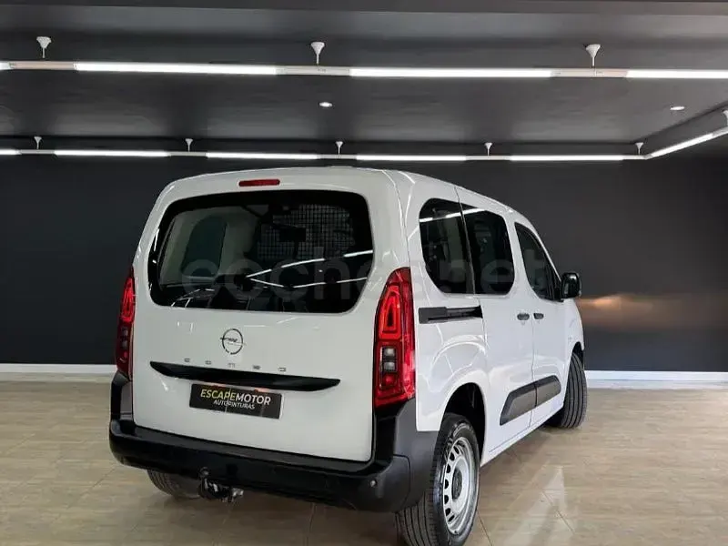 Usado Opel Combo Life Business Edition 102 CV (75 kW) 2024 Blanco Monovolumen
