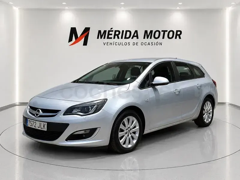 Usado Opel Astra Excellence 110 CV (80 kW) 2016 Gris / plata Familiar