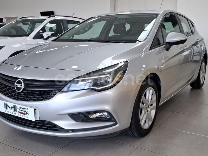 Gris / plata Usado 2016 Opel Astra Business Berlina | 8599 € (Precio justo) - Imagen 1/4