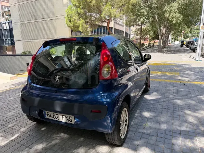 Usado Peugeot 107 68 CV (50 kW) 2007 Azul Utilitario