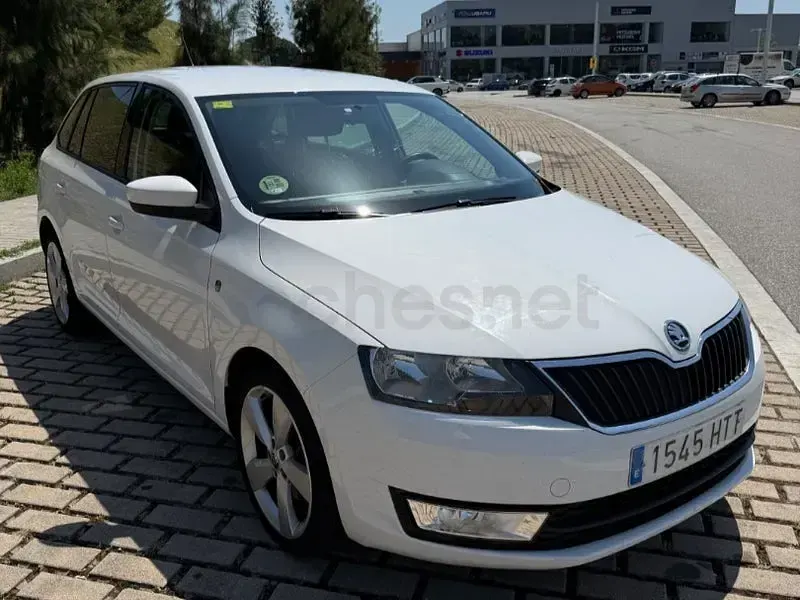 Usado Skoda Rapid Elegance 105 CV (77 kW) 2013 Blanco Utilitario