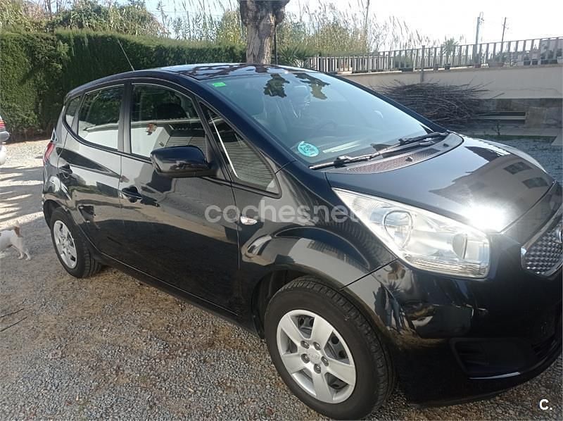 Usado Kia Venga 90 CV (66 kW) 2010 Negro Utilitario