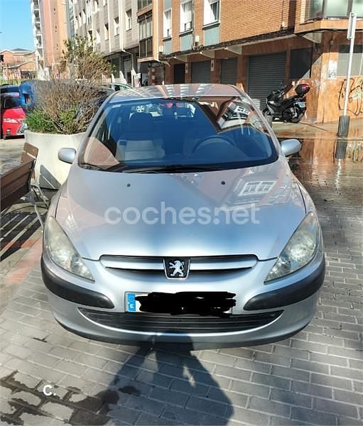 Usado Peugeot 307 90 CV (66 kW) 2004 Gris / plata Berlina