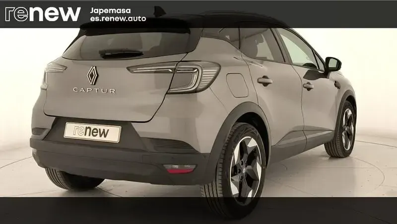 Usado Renault Captur Techno 100 CV (73 kW) 2025 Gris SUV