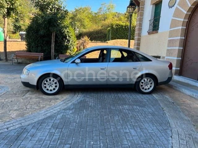 Usado Audi A6 150 CV (110 kW) 1999 Gris / plata Berlina