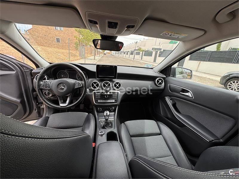 Gris / plata Usado 2018 Mercedes A180 Berlina | 16.950 € (Buen precio) - Imagen 1/3