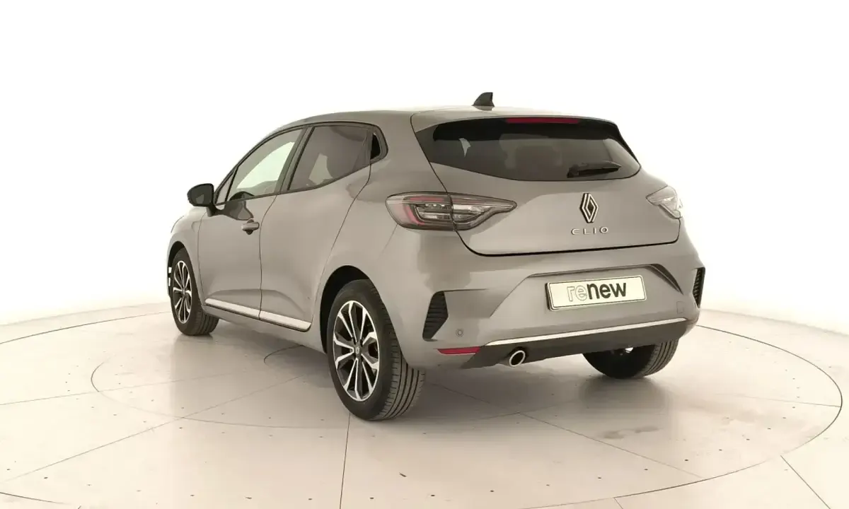 Usado Renault Clio V Techno 90 CV (66 kW) 2024 Gris / plata Berlina