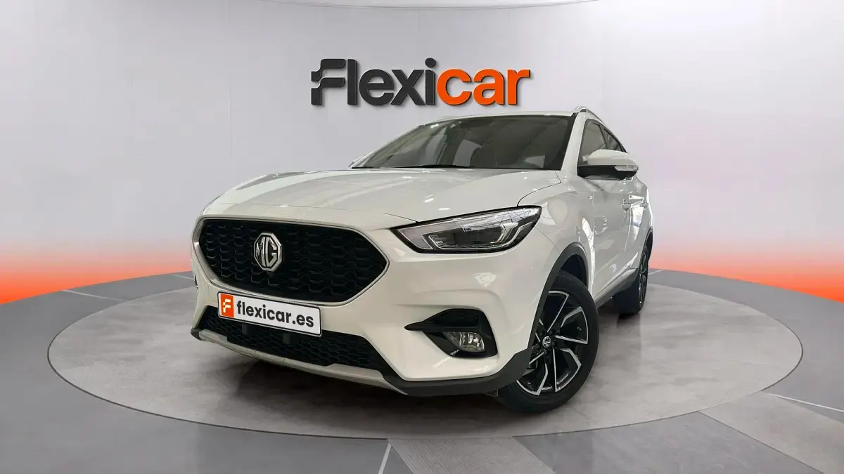 Usado MG ZS Luxury 111 CV (81 kW) 2022 Blanco SUV