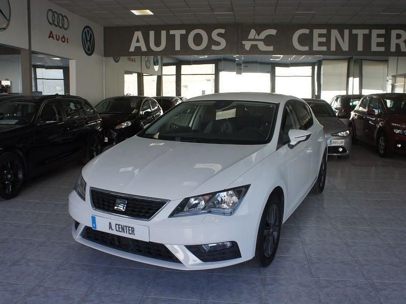 Usado Seat Leon Style 115 CV (84 kW) 2018 Blanco Berlina