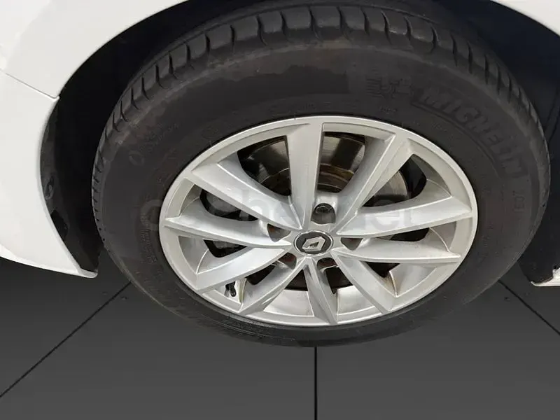 Usado Renault Mégane GrandTour Zen 130 CV (95 kW) 2017 Blanco Familiar