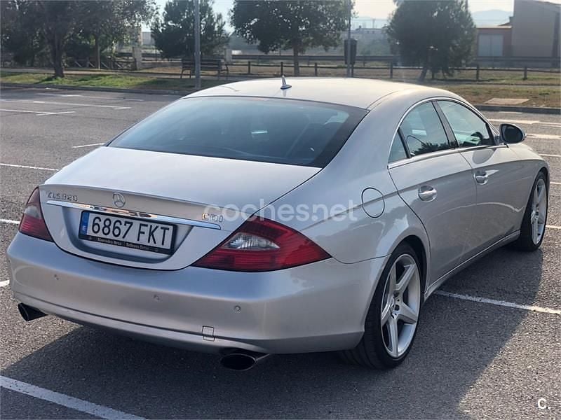 Usado Mercedes CLS320 224 CV (164 kW) 2007 Gris / plata Berlina