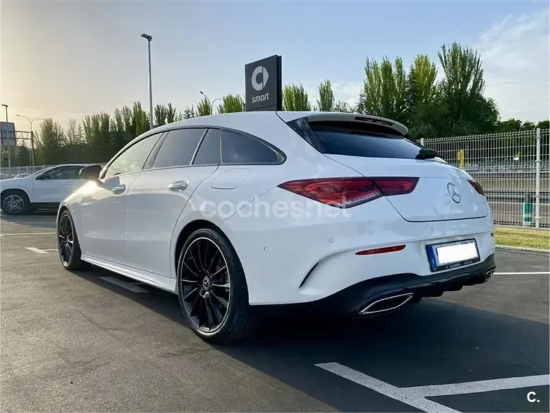 Usado Mercedes CLA220 190 CV (139 kW) 2024 Blanco Coupe