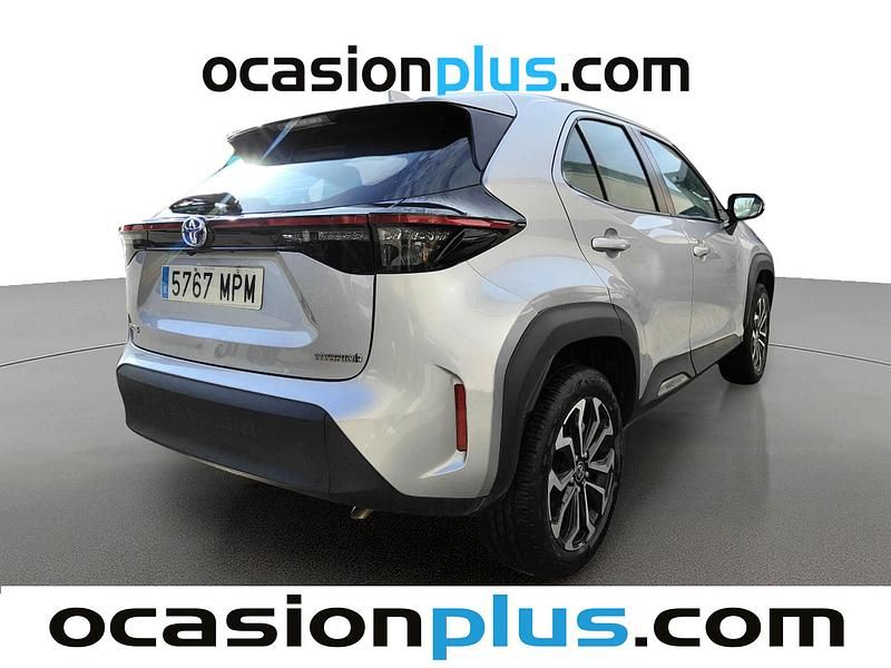 Usado Toyota Yaris Hybrid Active 116 CV (85 kW) 2024 Gris Pickup/Camioneta