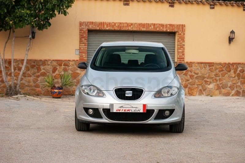 Usado Seat Altea Reference 105 CV (77 kW) 2007 Gris / plata Monovolumen