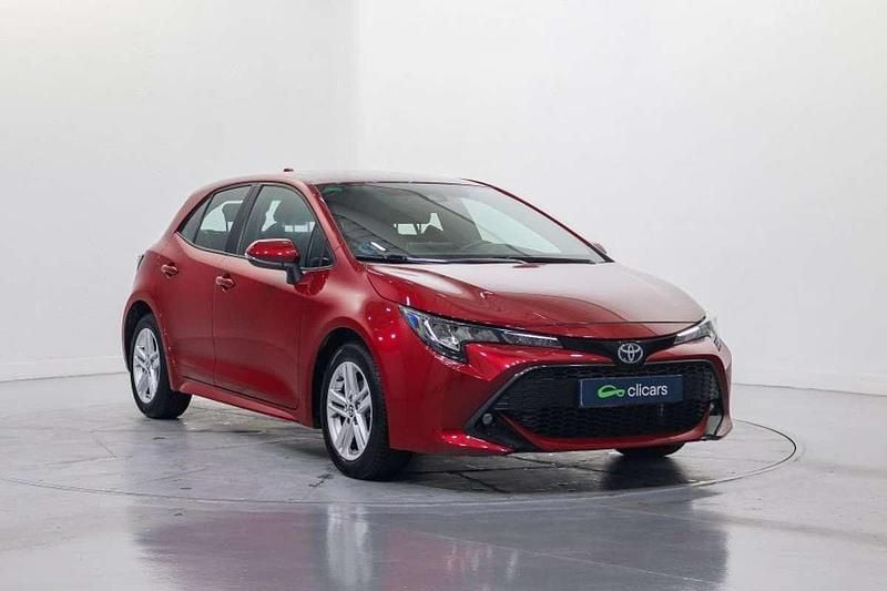 Usado Toyota Corolla Active 98 CV (72 kW) 2022 Rojo Berlina