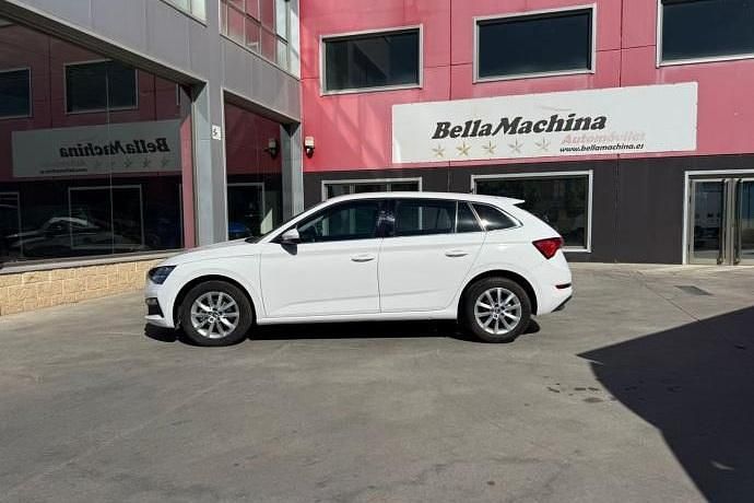 Usado Skoda Scala Ambition 116 CV (85 kW) 2020 Blanco Utilitario