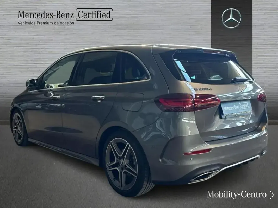 Usado Mercedes B200 150 CV (110 kW) 2024 Gris montaña Utilitario