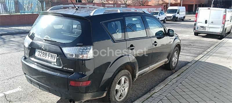 Usado Mitsubishi Outlander Intense 140 CV (102 kW) 2007 Negro SUV