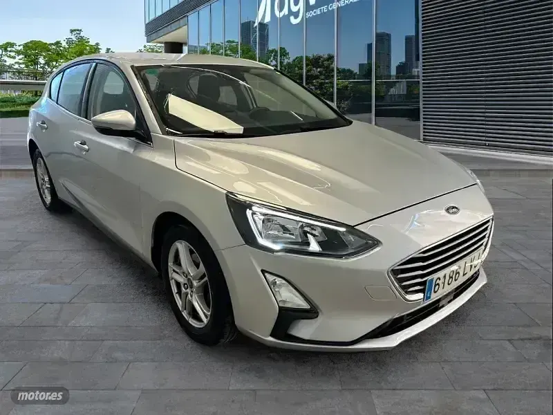 Usado Ford Focus Trend+ 125 CV (91 kW) 2021 Gris