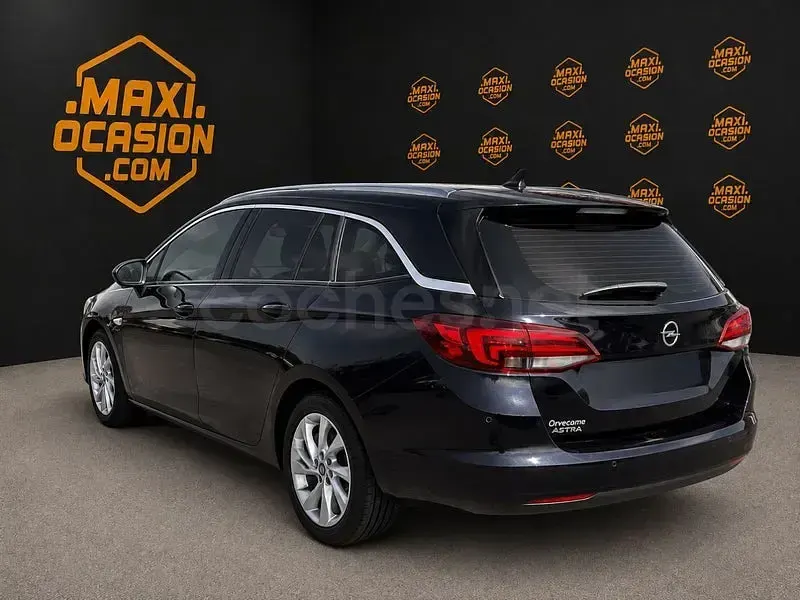 Usado Opel Astra Dynamic 125 CV (91 kW) 2018 Azul Familiar