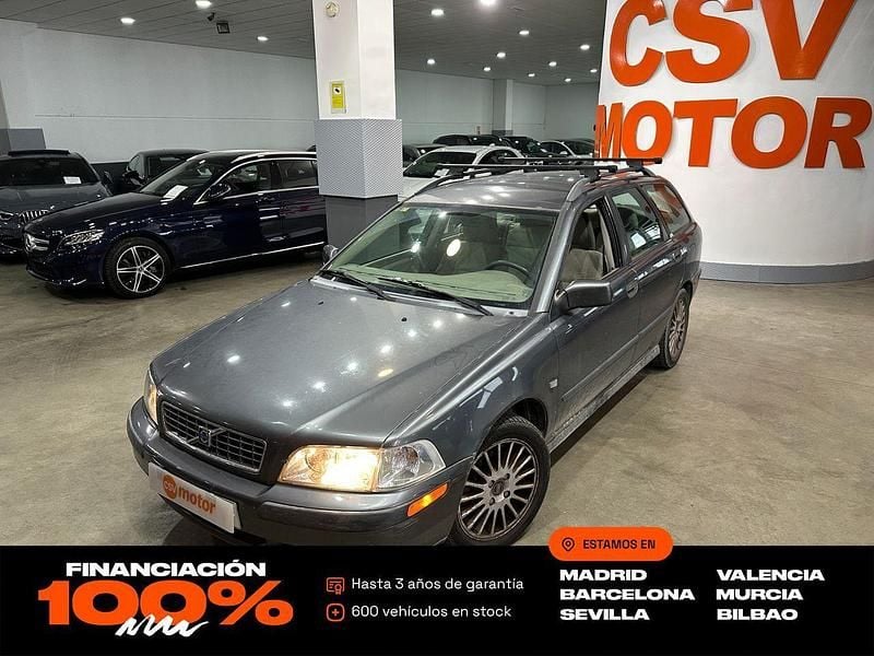 Usado Volvo V40 109 CV (80 kW) 2004 Gris Familiar