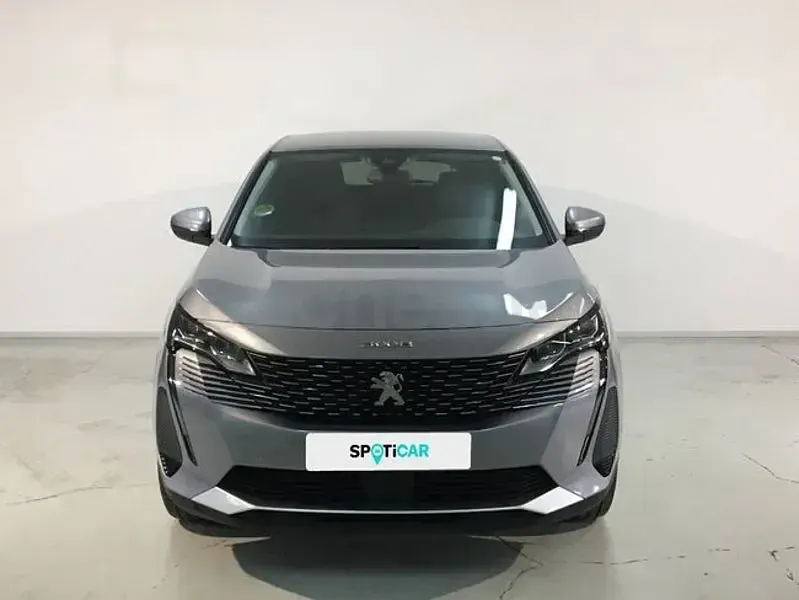 Usado Peugeot 3008 Allure 130 CV (95 kW) 2021 Gris / plata SUV
