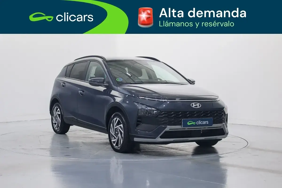 Usado Hyundai Bayon 100 CV (73 kW) 2025 Rojo SUV