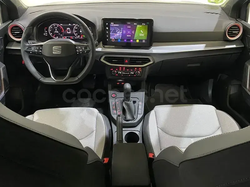 Usado Seat Arona FR 115 CV (84 kW) 2026 Gris SUV