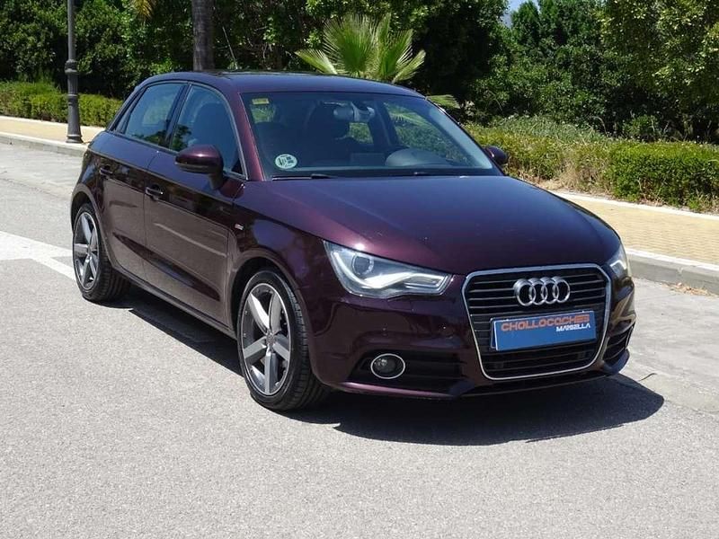 Usado Audi A1 Sportback Ambition 90 CV (66 kW) 2012 Granate Utilitario