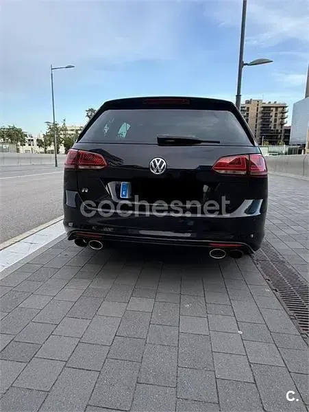Usado VW Golf VII R 300 CV (220 kW) 2015 Negro Familiar