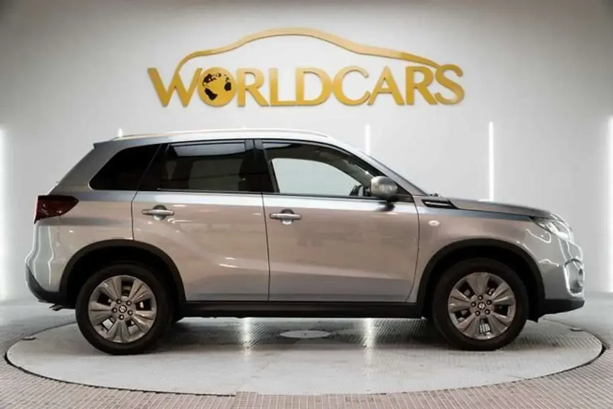 Usado Suzuki Vitara 129 CV (94 kW) 2023 Gris SUV