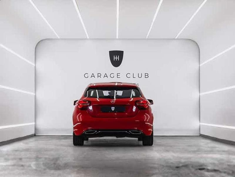 Usado Mercedes A180 109 CV (80 kW) 2016 Rojo Utilitario