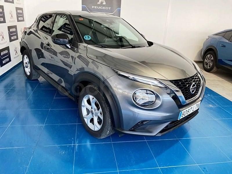 Usado Nissan Juke N-Connecta 114 CV (83 kW) 2021 Gris / plata SUV
