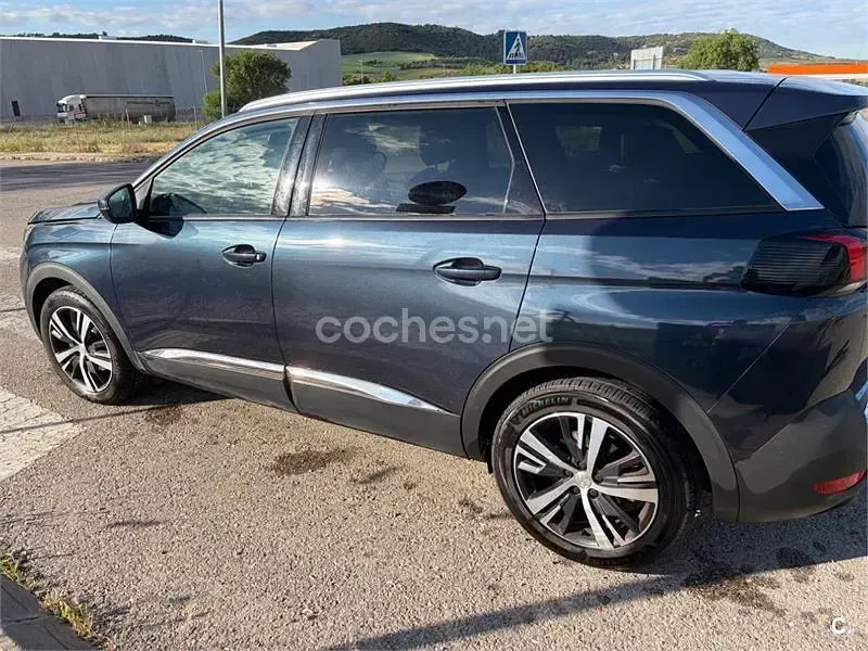 Usado Peugeot 5008 Allure 120 CV (88 kW) 2017 Azul SUV