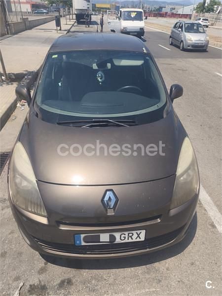 Marrón Usado 2009 Renault Mégane III Privilege Berlina | 6000 € (Un poco caro) - Imagen 1/4