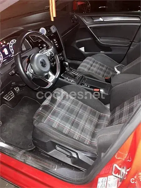 Usado VW Golf VII GTI 230 CV (169 kW) 2018 Rojo Berlina