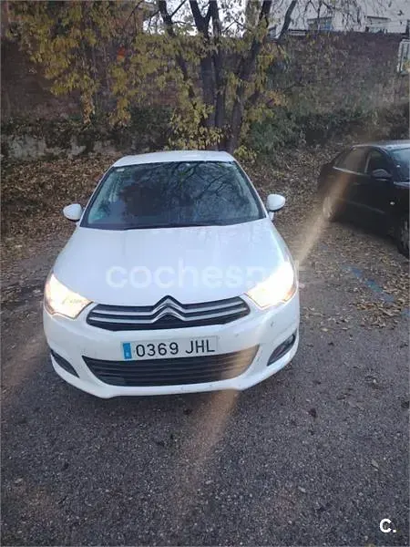 Usado Citroën C4 Live 99 CV (72 kW) 2015 Blanco Berlina