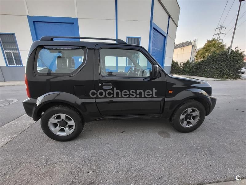 Usado Suzuki Jimny 82 CV (60 kW) 2006 Negro SUV