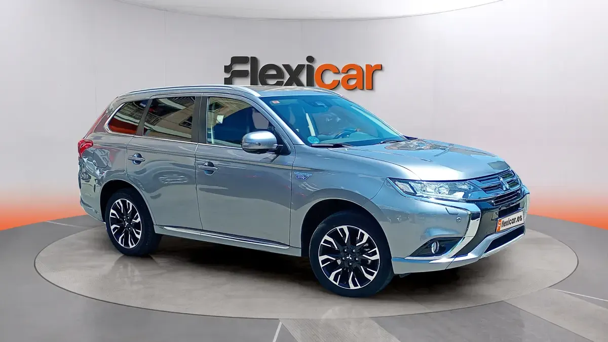 Usado Mitsubishi Outlander P-HEV 203 CV (149 kW) 2017 SUV