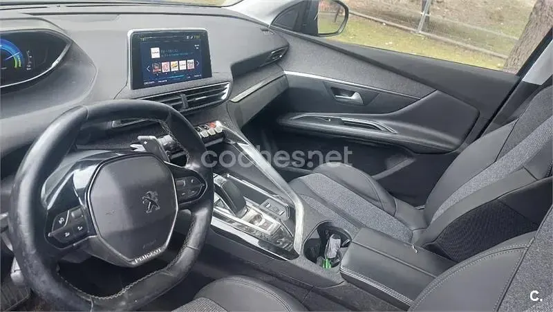 Usado Peugeot 3008 Allure 225 CV (165 kW) 2020 Azul SUV