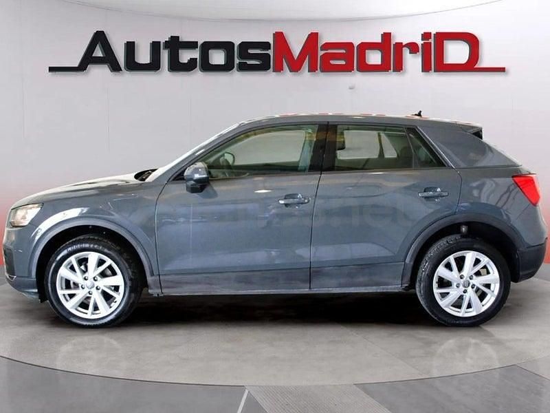 Usado Audi Q2 Advanced Plus 116 CV (85 kW) 2020 Gris / plata SUV