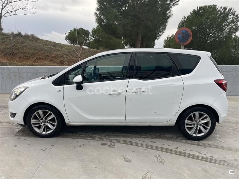 Usado Opel Meriva Selective 100 CV (73 kW) 2016 Blanco Monovolumen